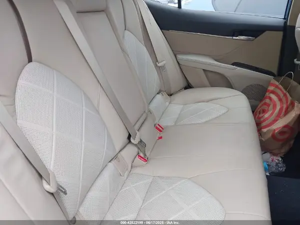 4T1B11HK6JU525555 2018 TOYOTA CAMRY - Image 8