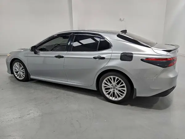 4T1B11HK6JU527595 2018 TOYOTA CAMRY - Image 2