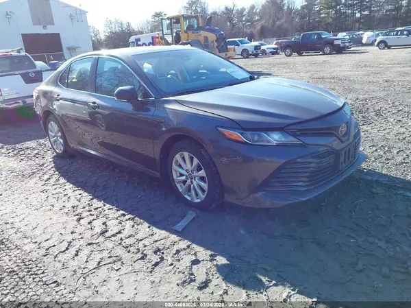 4T1B11HK6JU527600 2018 TOYOTA CAMRY - Image 1