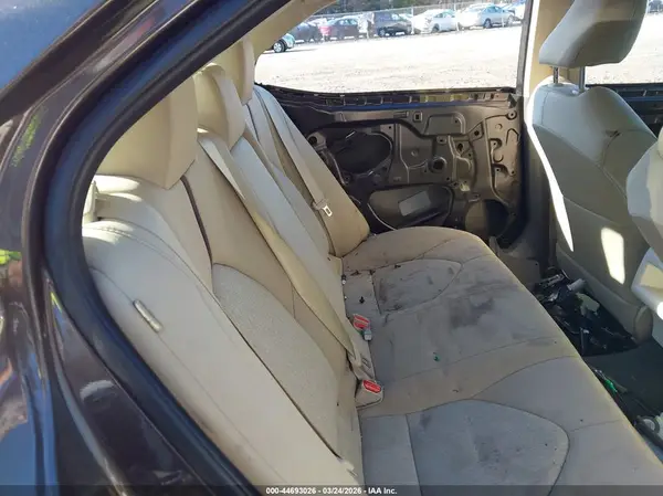4T1B11HK6JU527600 2018 TOYOTA CAMRY - Image 8