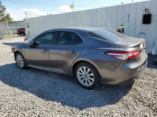 4T1B11HK6JU530335 2018 TOYOTA CAMRY - Image 2