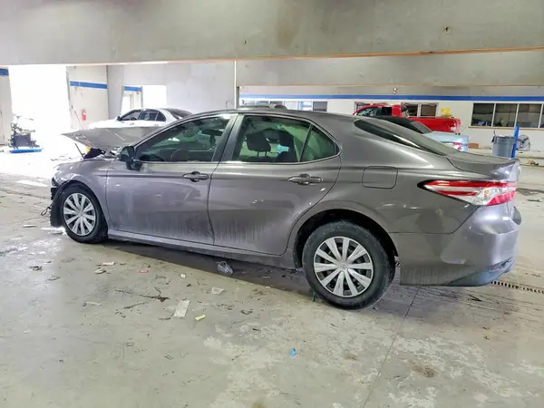 4T1B11HK6JU531114 2018 TOYOTA CAMRY - Image 2