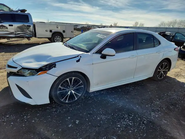 4T1B11HK6JU531825 2018 TOYOTA CAMRY - Image 1