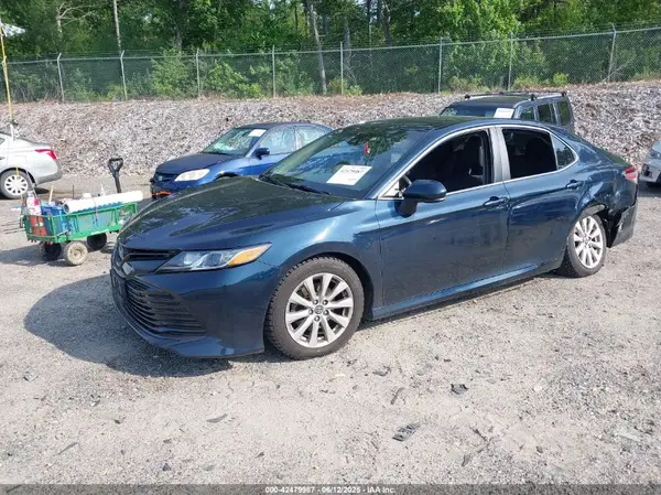 4T1B11HK6JU534692 2018 TOYOTA CAMRY - Image 2
