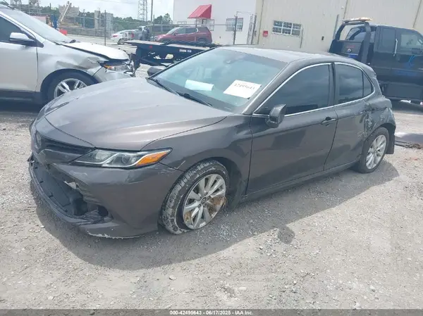 4T1B11HK6JU537947 2018 TOYOTA CAMRY - Image 2