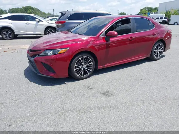 4T1B11HK6JU538290 2018 TOYOTA CAMRY - Image 2