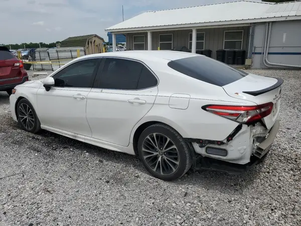 4T1B11HK6JU539746 2018 TOYOTA CAMRY - Image 2