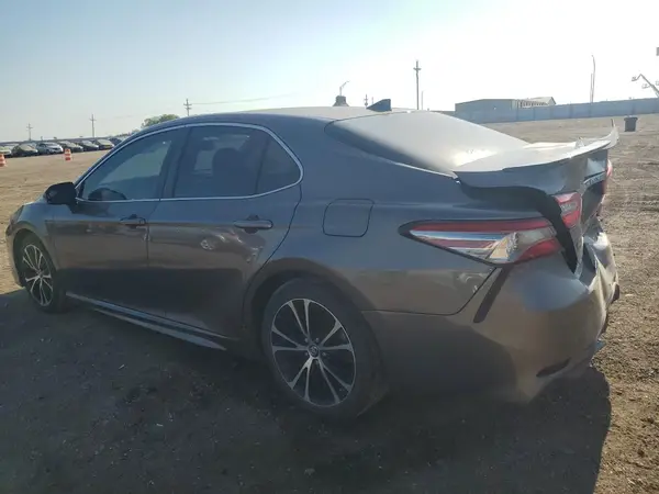 4T1B11HK6JU540847 2018 TOYOTA CAMRY - Image 2