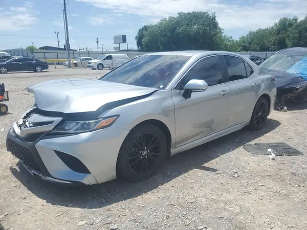 4T1B11HK6JU541738 2018 TOYOTA CAMRY - Image 1