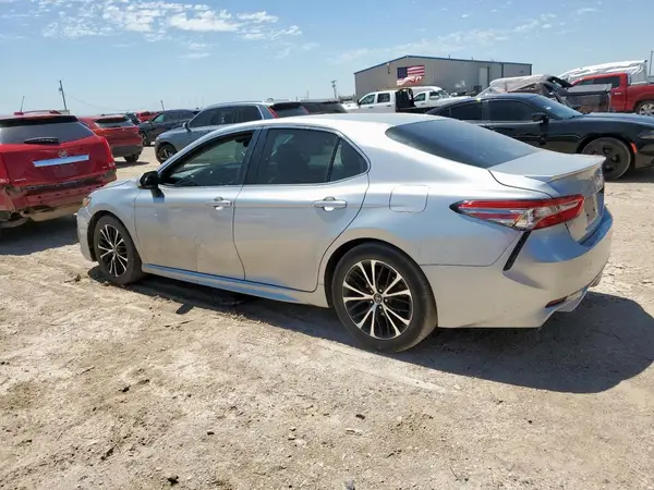4T1B11HK6JU542422 2018 TOYOTA CAMRY - Image 2