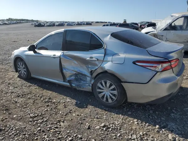 4T1B11HK6JU543473 2018 TOYOTA CAMRY - Image 2