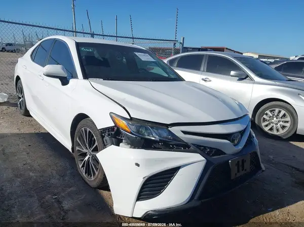 4T1B11HK6JU544543 2018 TOYOTA CAMRY - Image 1