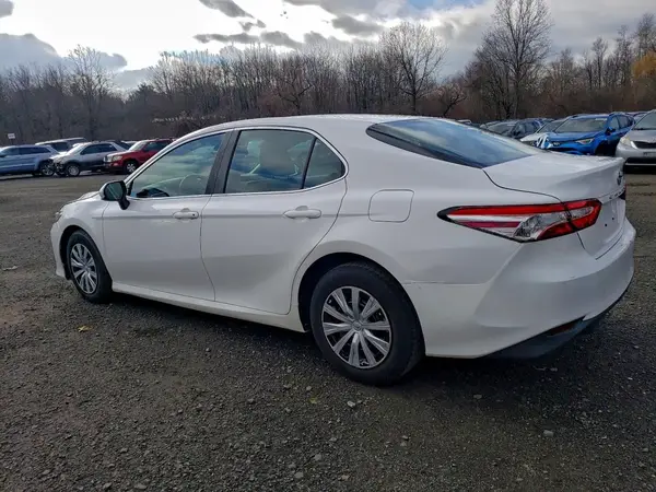 4T1B11HK6JU544722 2018 TOYOTA CAMRY - Image 2