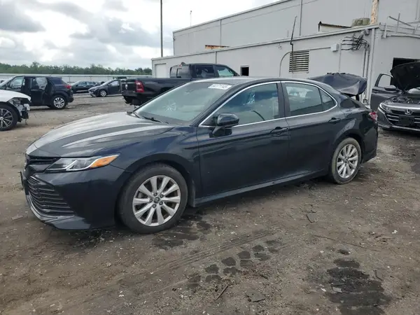 4T1B11HK6JU544896 2018 TOYOTA CAMRY - Image 1
