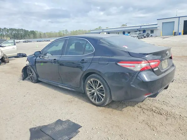 4T1B11HK6JU545613 2018 TOYOTA CAMRY - Image 2