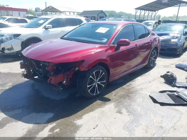 4T1B11HK6JU546907 2018 TOYOTA CAMRY - Image 2