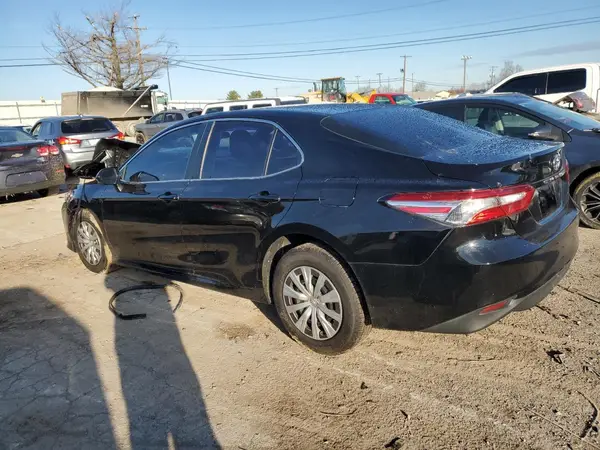 4T1B11HK6JU547765 2018 TOYOTA CAMRY - Image 2
