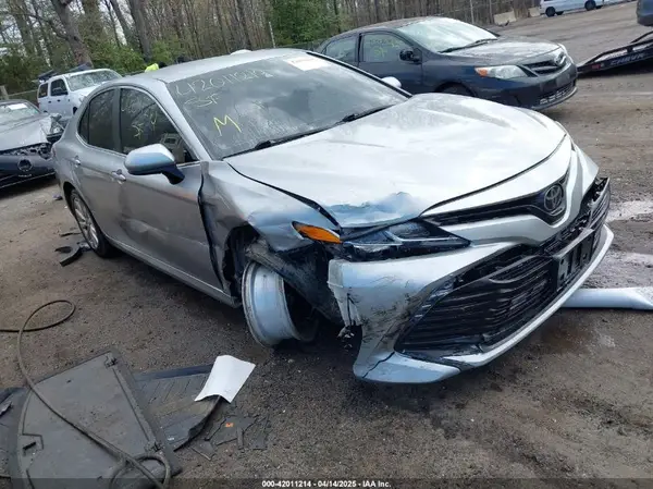 4T1B11HK6JU547913 2018 TOYOTA CAMRY - Image 1