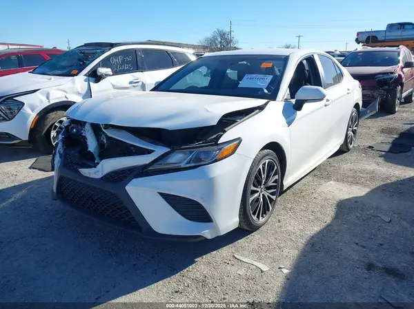 4T1B11HK6JU550441 2018 TOYOTA CAMRY - Image 2