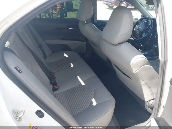 4T1B11HK6JU550956 2018 TOYOTA CAMRY - Image 8