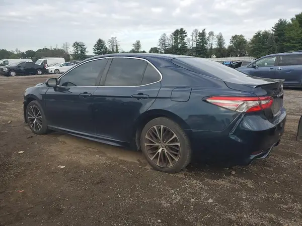 4T1B11HK6JU552321 2018 TOYOTA CAMRY - Image 2