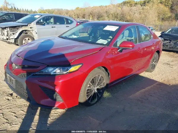 4T1B11HK6JU552559 2018 TOYOTA CAMRY - Image 2