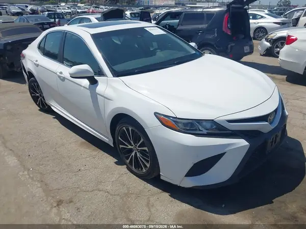 4T1B11HK6JU553050 2018 TOYOTA CAMRY - Image 1