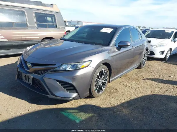 4T1B11HK6JU553937 2018 TOYOTA CAMRY - Image 2