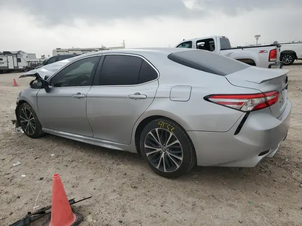 4T1B11HK6JU554313 2018 TOYOTA CAMRY - Image 2