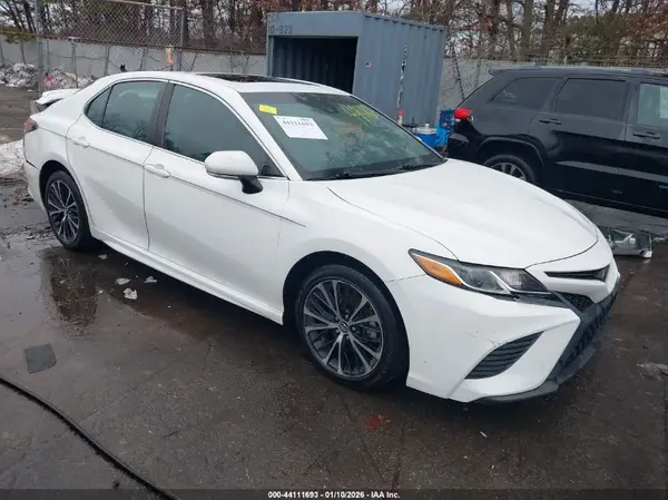 4T1B11HK6JU555204 2018 TOYOTA CAMRY - Image 1