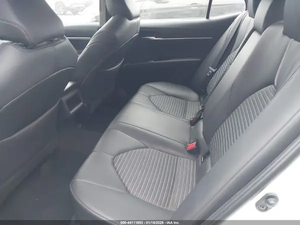 4T1B11HK6JU555204 2018 TOYOTA CAMRY - Image 8