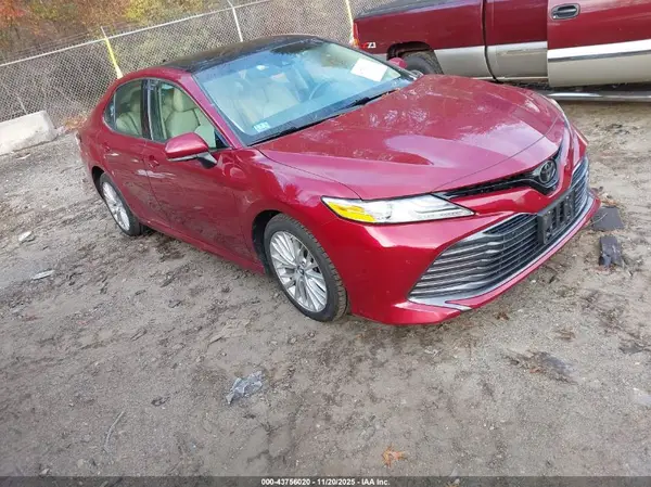 4T1B11HK6JU556594 2018 TOYOTA CAMRY - Image 1