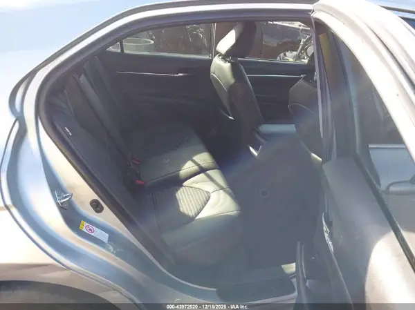 4T1B11HK6JU557020 2018 TOYOTA CAMRY - Image 8