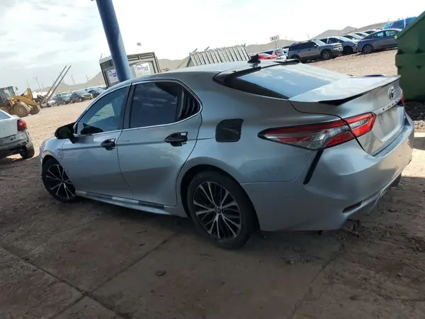4T1B11HK6JU558362 2018 TOYOTA CAMRY - Image 2