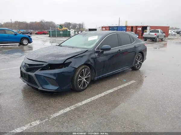 4T1B11HK6JU560354 2018 TOYOTA CAMRY - Image 2