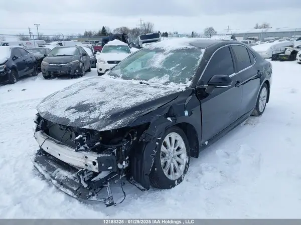4T1B11HK6JU561679 2018 TOYOTA CAMRY - Image 2