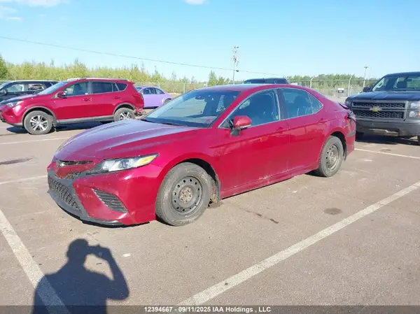 4T1B11HK6JU562251 2018 TOYOTA CAMRY - Image 2