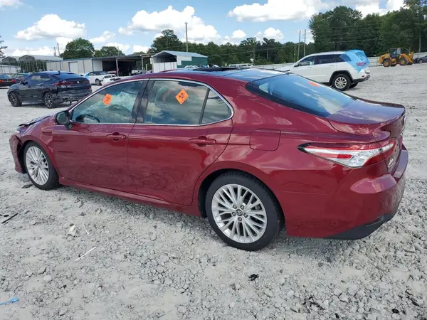 4T1B11HK6JU562492 2018 TOYOTA CAMRY - Image 2