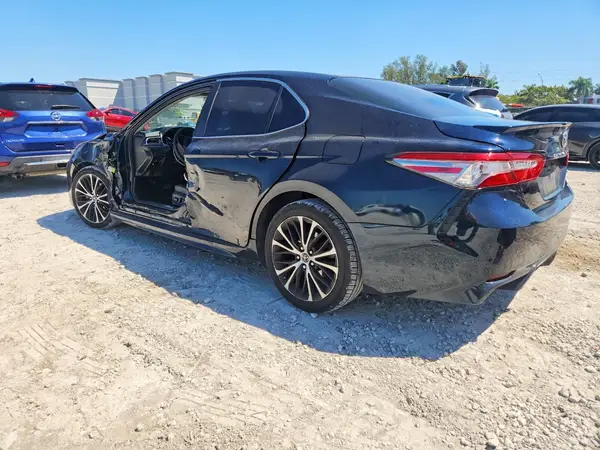 4T1B11HK6JU564727 2018 TOYOTA CAMRY - Image 2
