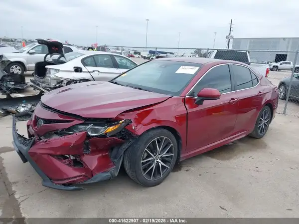 4T1B11HK6JU566512 2018 TOYOTA CAMRY - Image 2