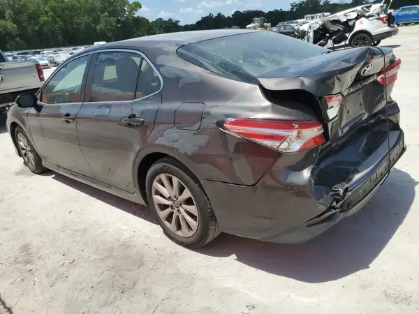 4T1B11HK6JU567336 2018 TOYOTA CAMRY - Image 2