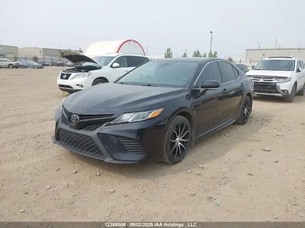 4T1B11HK6JU569054 2018 TOYOTA CAMRY - Image 2