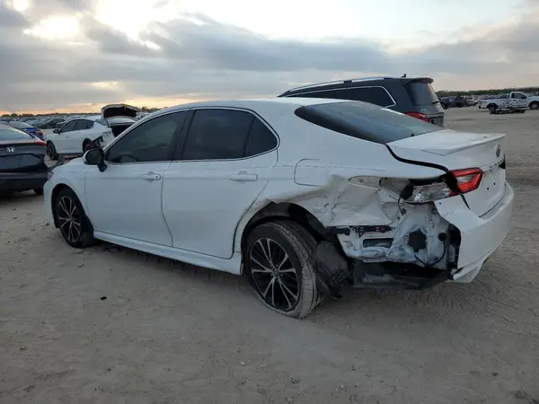 4T1B11HK6JU570186 2018 TOYOTA CAMRY - Image 2