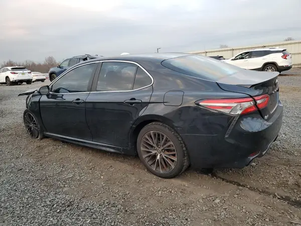 4T1B11HK6JU572116 2018 TOYOTA CAMRY - Image 2