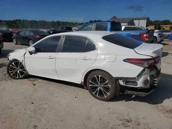 4T1B11HK6JU572598 2018 TOYOTA CAMRY - Image 2