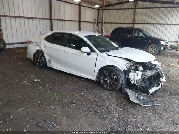4T1B11HK6JU573444 2018 TOYOTA CAMRY - Image 1