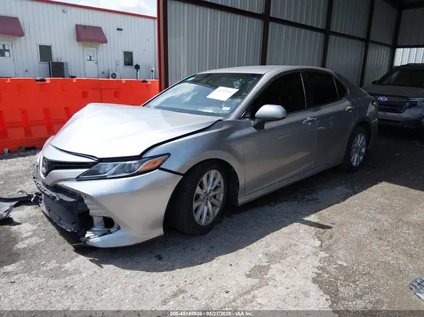 4T1B11HK6JU574464 2018 TOYOTA CAMRY - Image 2