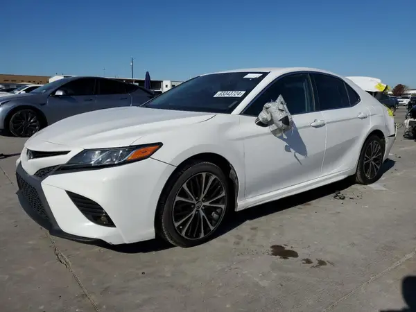 4T1B11HK6JU575274 2018 TOYOTA CAMRY - Image 1