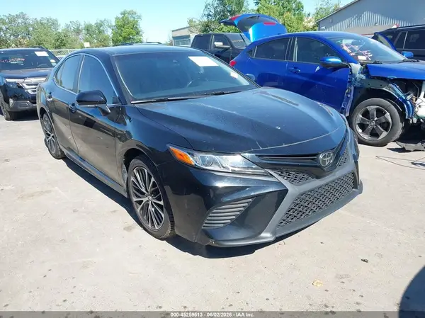 4T1B11HK6JU575551 2018 TOYOTA CAMRY - Image 1