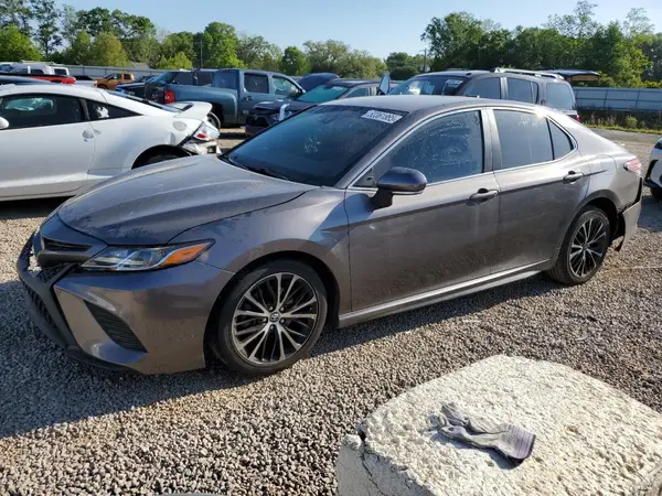 4T1B11HK6JU579048 2018 TOYOTA CAMRY - Image 1